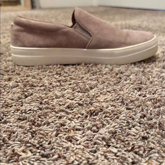 Steve Madden Womens Beige Suede Slip-Ons - Picture 8 of 13
